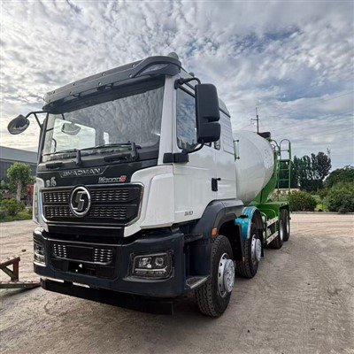Trak Pembancuh Konkrit SHACMAN M3000S